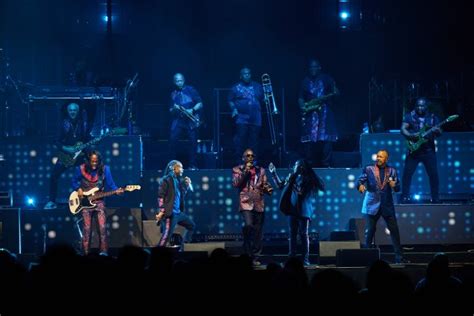 Concert review: Earth, Wind & Fire outshine Lionel Richie at the X